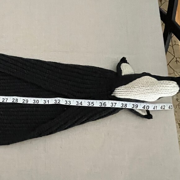 Scarf - handknit - wool - cute badger/dog with mouth closure - Picture 10 of 10